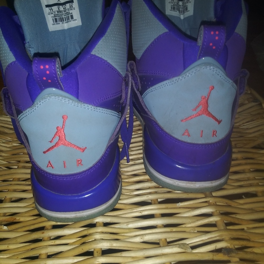 Authentic Jordan Flights - Picture 5 of 6